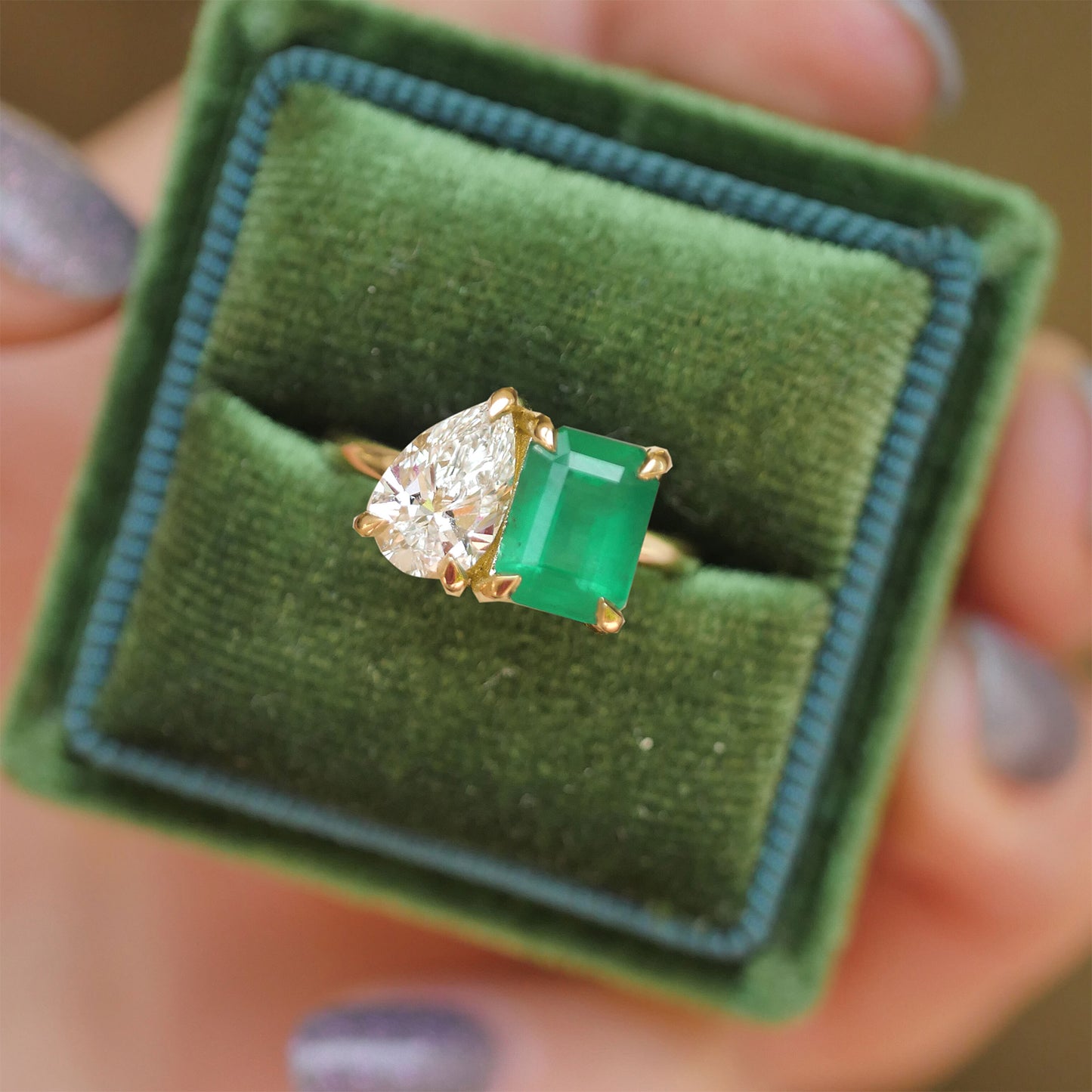 Emerald & Pear Diamond Toi et Moi Ring