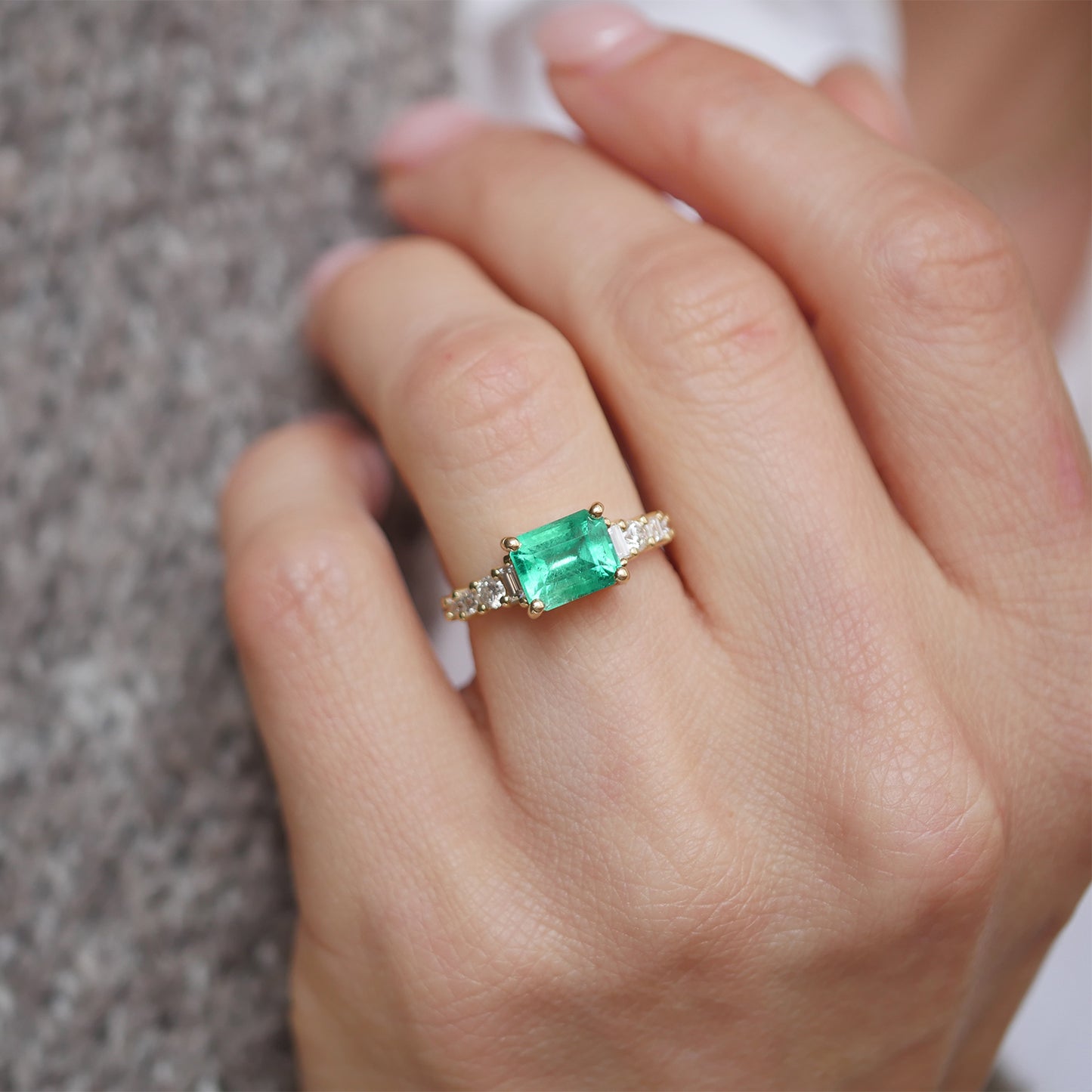 Colombian Emerald Nouveau Ring