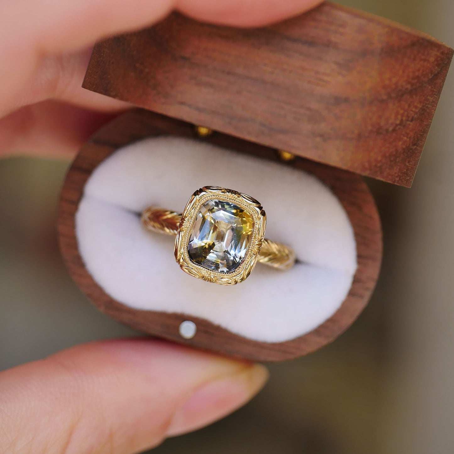 Bi Color Sapphire Engraved Bubble Ring