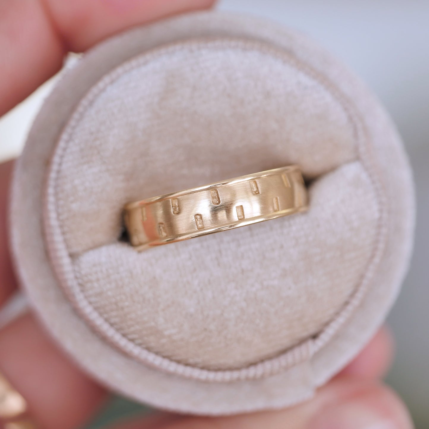 Deco Brick Pattern Band Ring