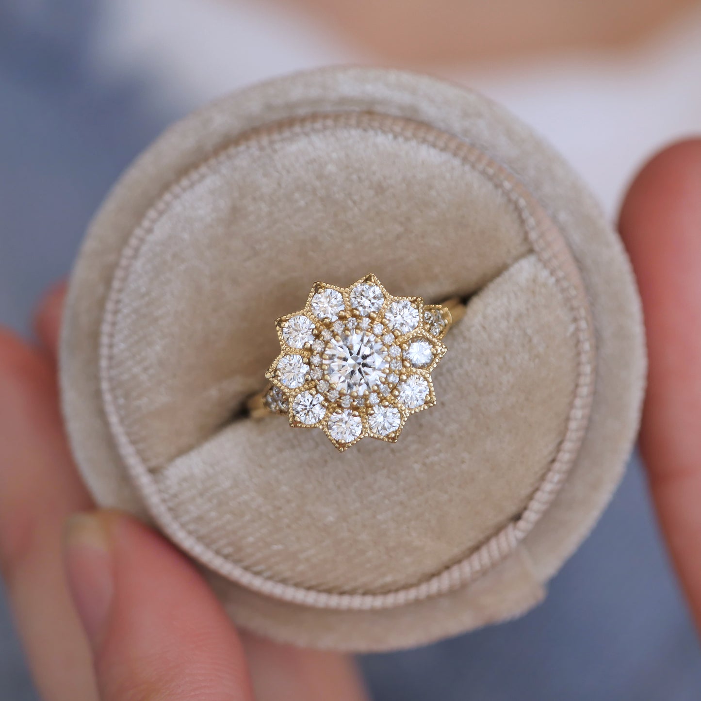 Round Diamond Mosaic Sunflower Ring