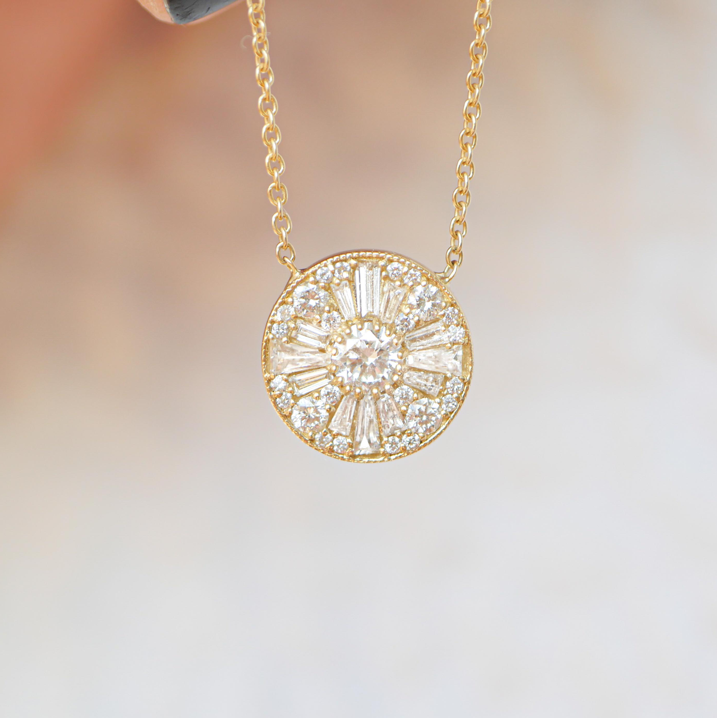 Round Shape Brilliant Cut Diamond Mosaic Pendant