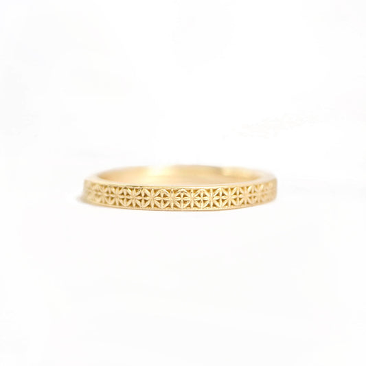 textured gold ring