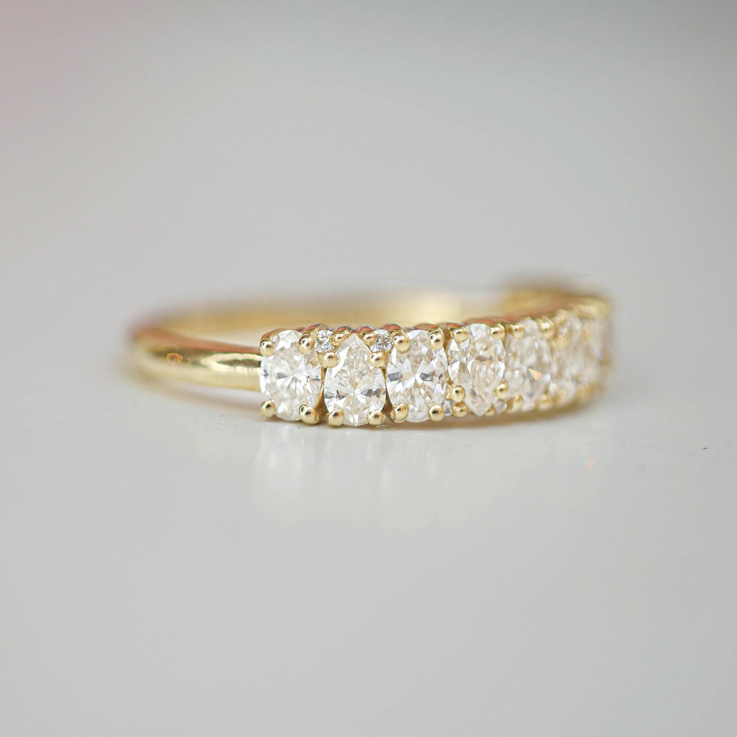 Oval & Pear Confetti Diamond Mosaic Band